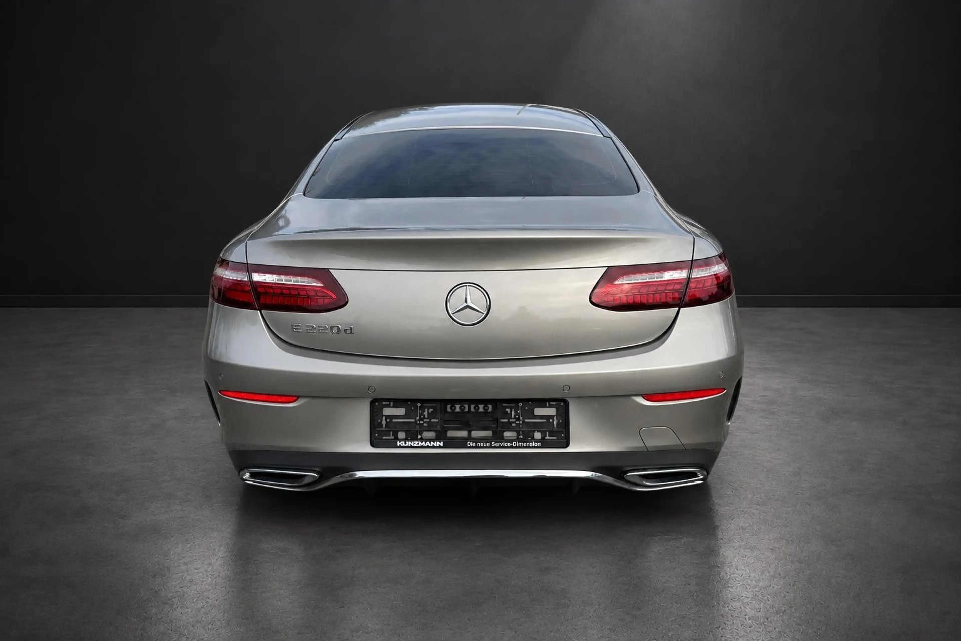 Mercedes-Benz E 220 d Coupe AMG-Line,Pano,Widescreen,Head-Up — photo 6