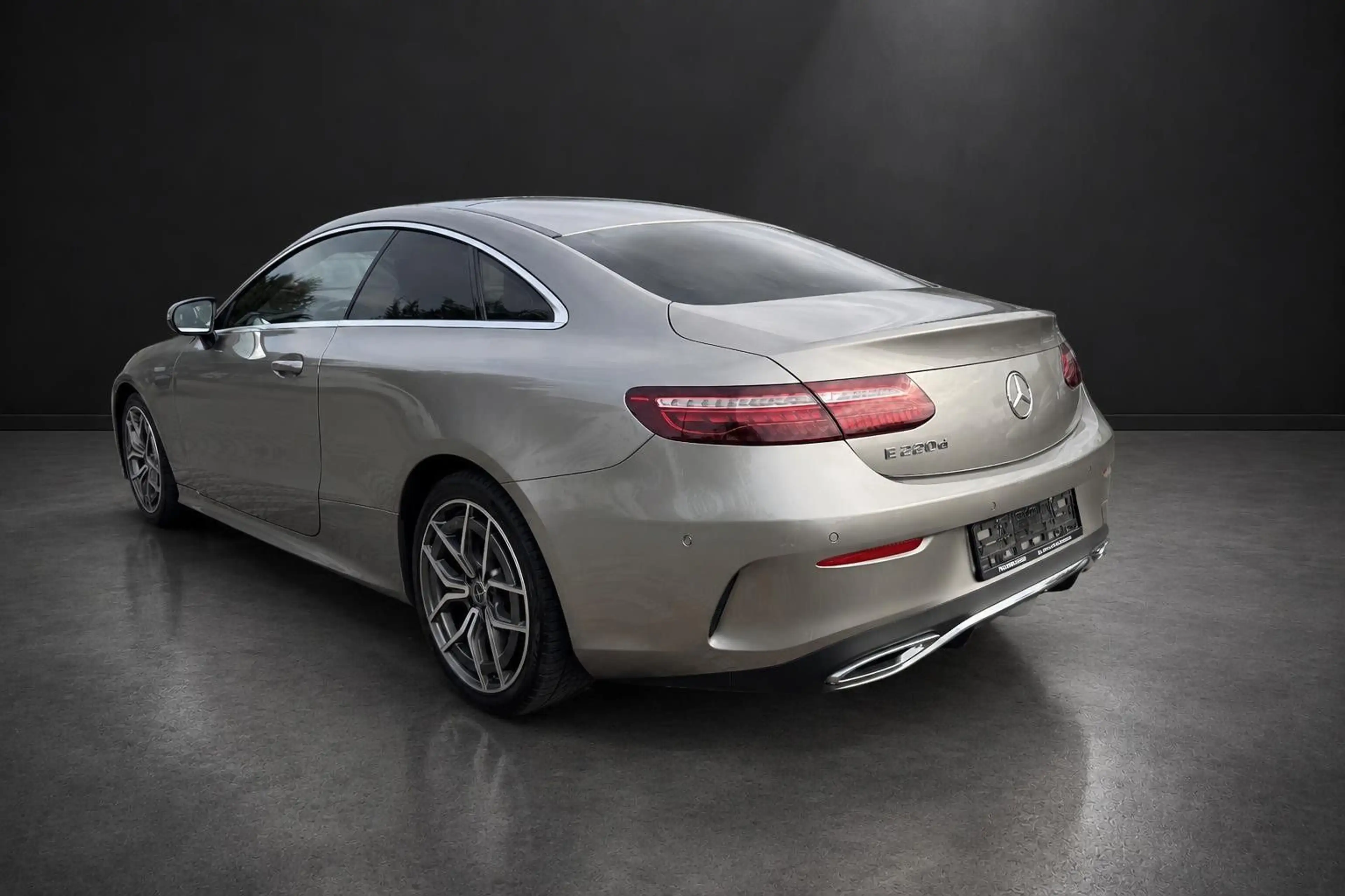 Mercedes-Benz E 220 d Coupe AMG-Line,Pano,Widescreen,Head-Up — photo 7