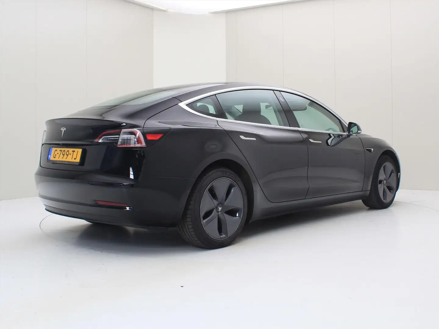 Tesla Model 3 Standard RWD Plus [ AUTOPILOT+60 kWh+PREMIUM AUDIO Zwart - 2
