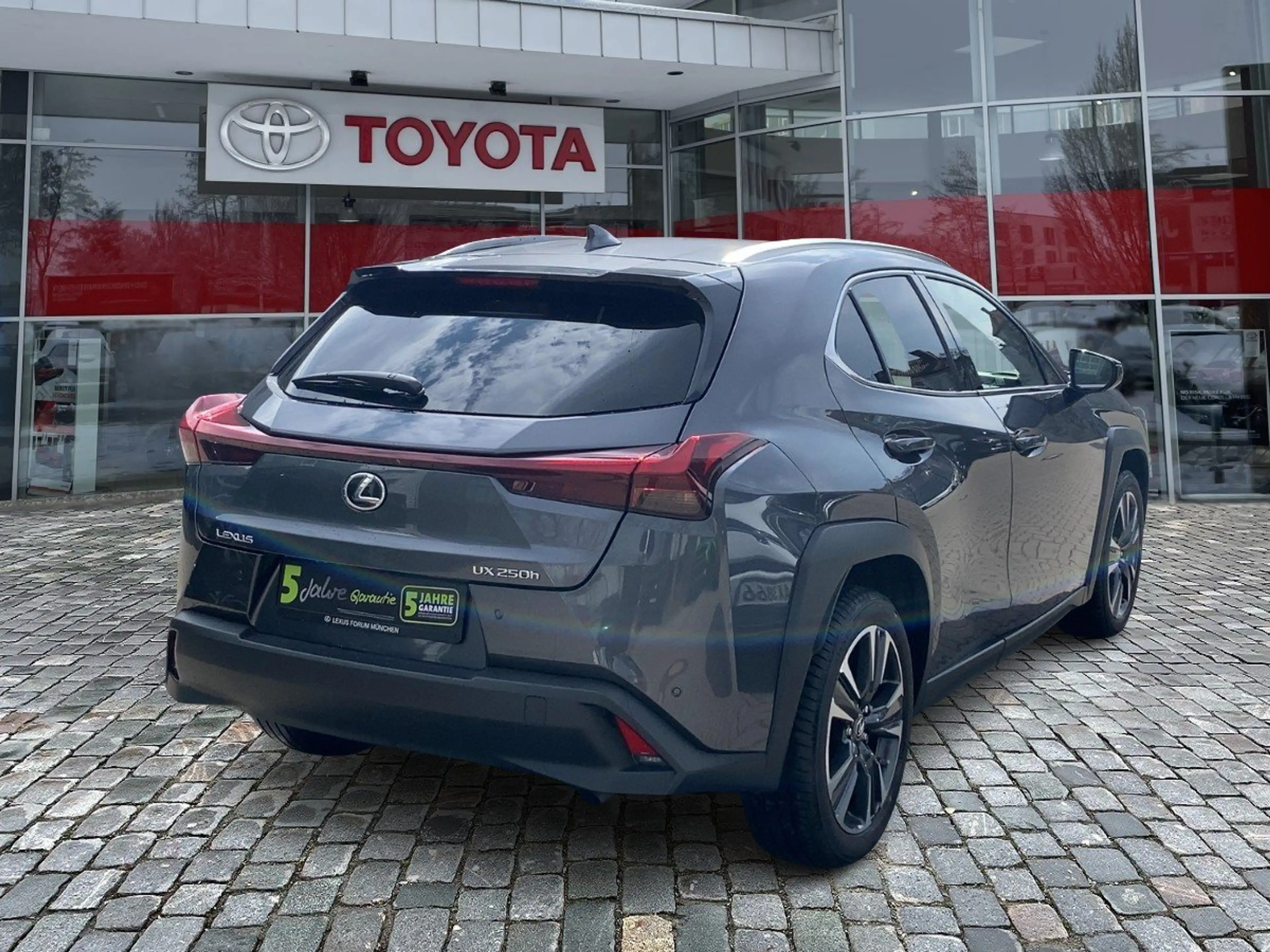 Lexus UX 250h UX 250 h Style Edition zuverlässiger Crossover — photo 7