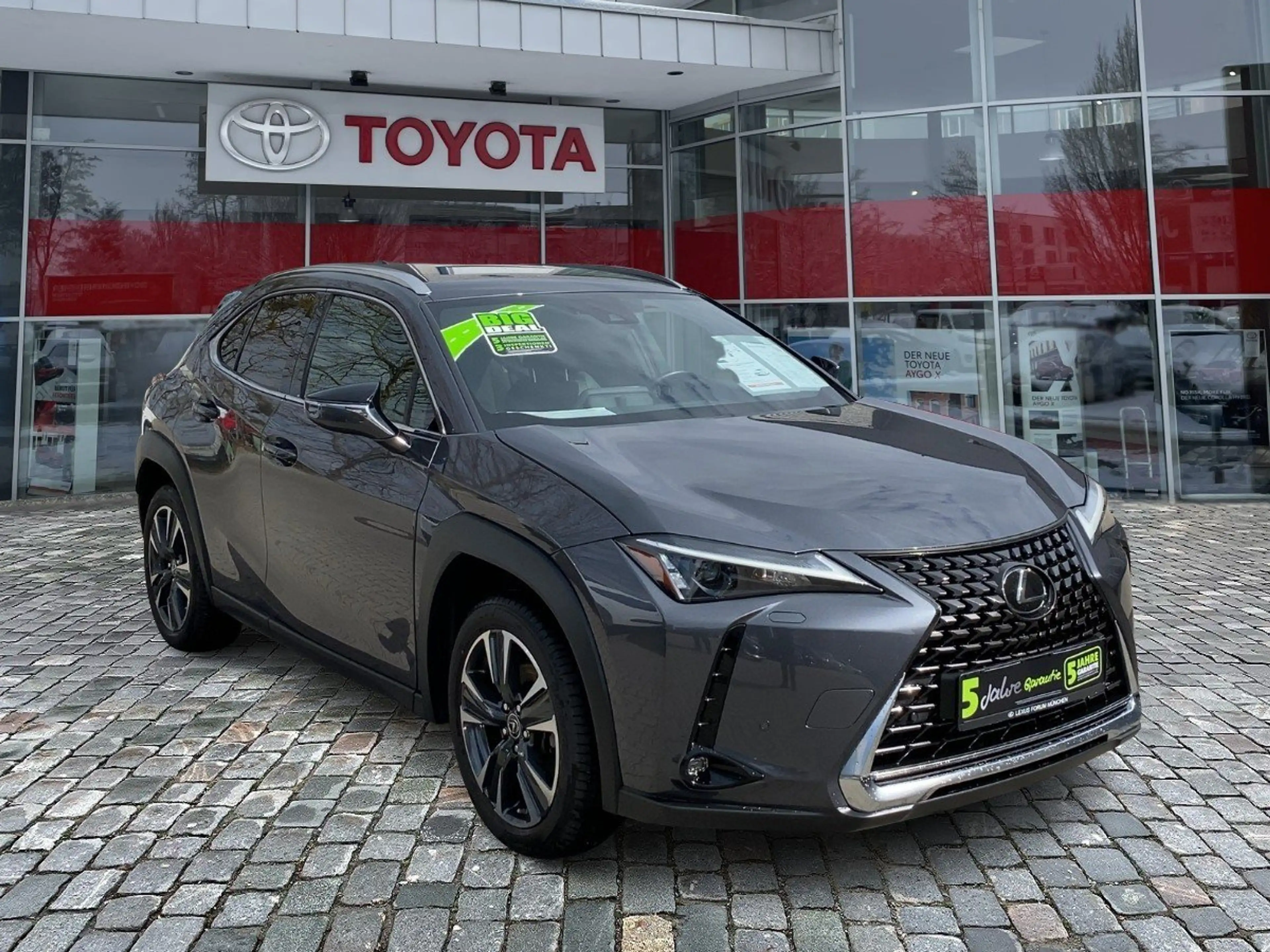 Lexus UX 250h UX 250 h Style Edition zuverlässiger Crossover — photo 8