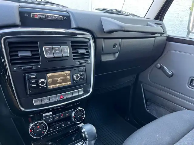 Mercedes-Benz G-Class view 9