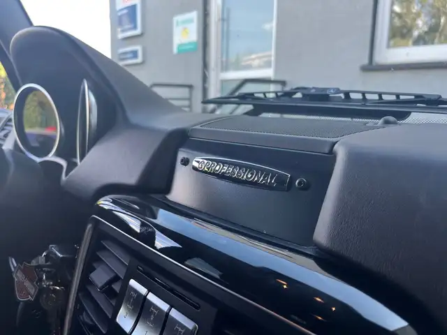 Mercedes-Benz G-Class view 14