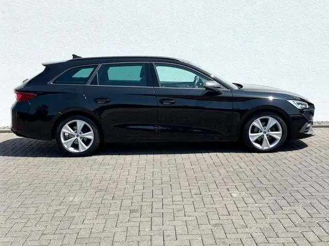 Seat Leon view 4