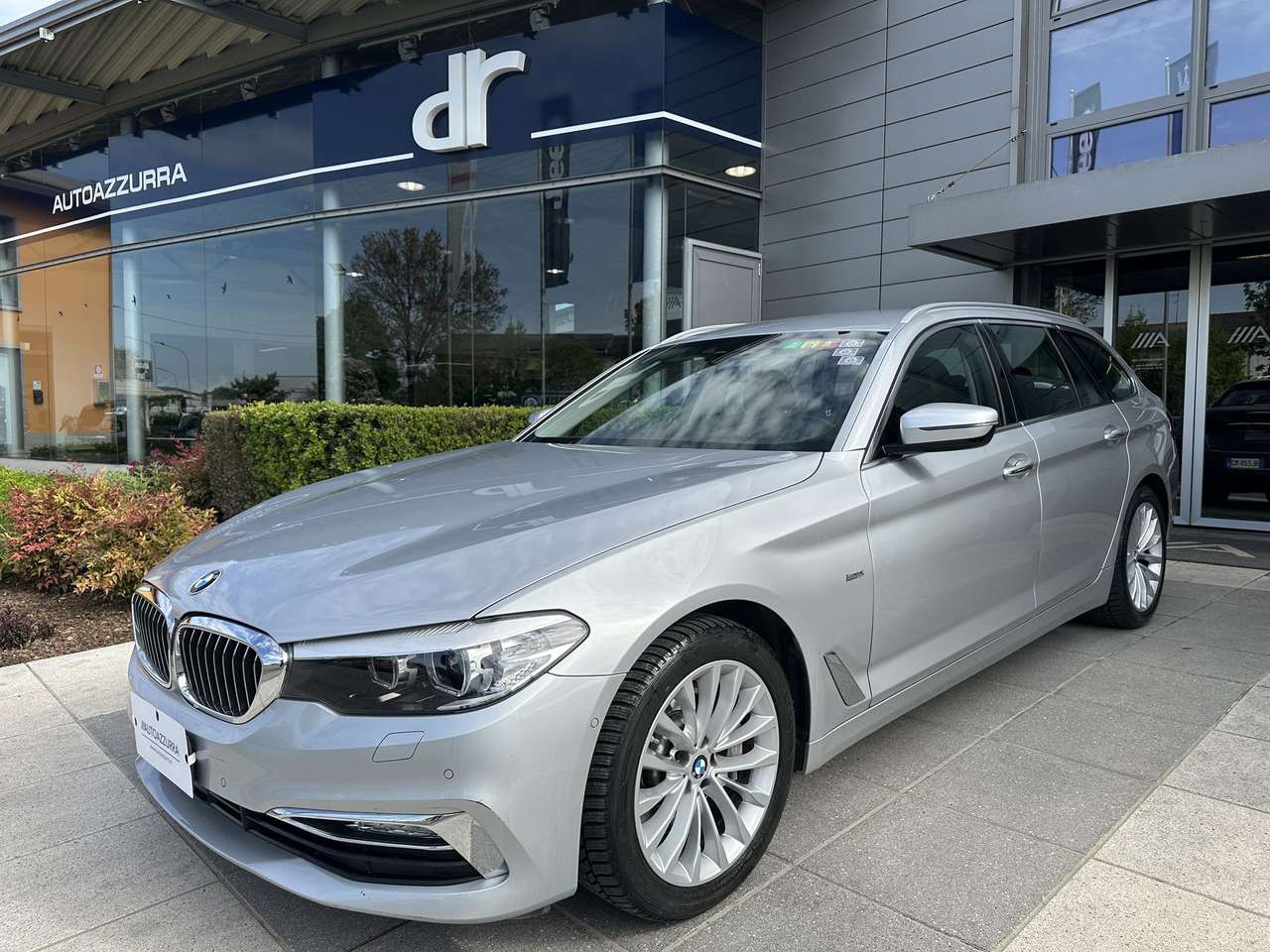 BMW 530 530d Touring Luxury *UNIPRO, IVA, TAGLIANDI BMW, PACK LUCI, PROMO AZZURRA*