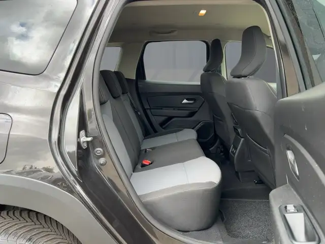 Dacia Duster view 9