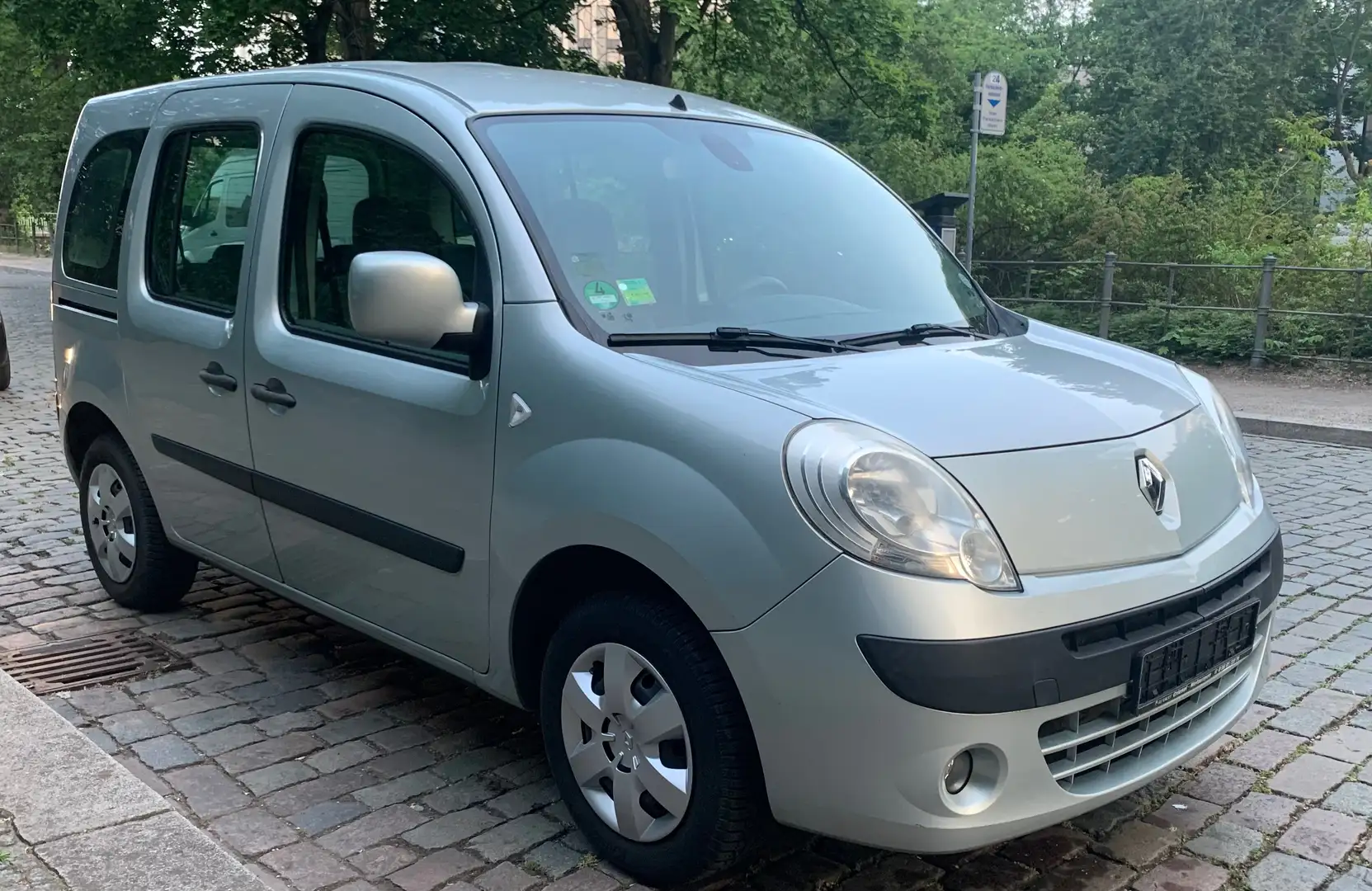 Renault Kangoo 1.6 16V Privilege 100Tkm Scheckheft Silber - 1