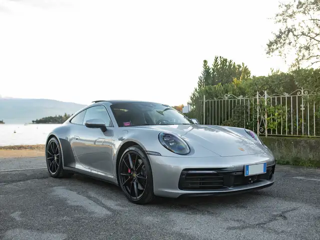 Porsche 911 (992) Carrera 4S