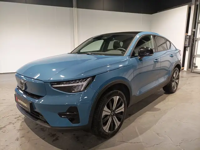 Volvo C40 view 3