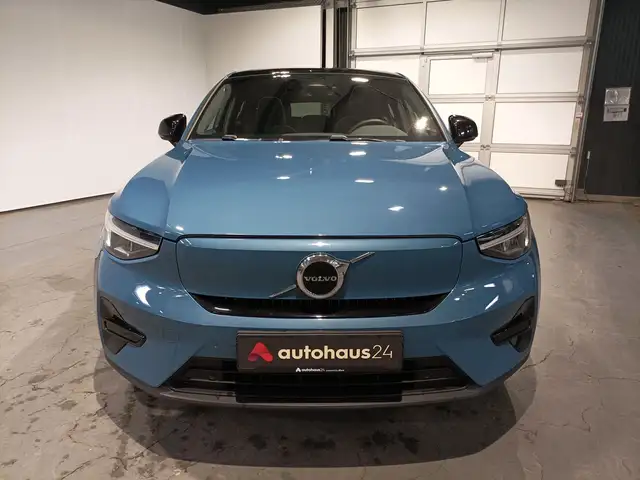 Volvo C40 view 2