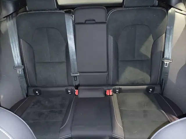 Volvo C40 view 15