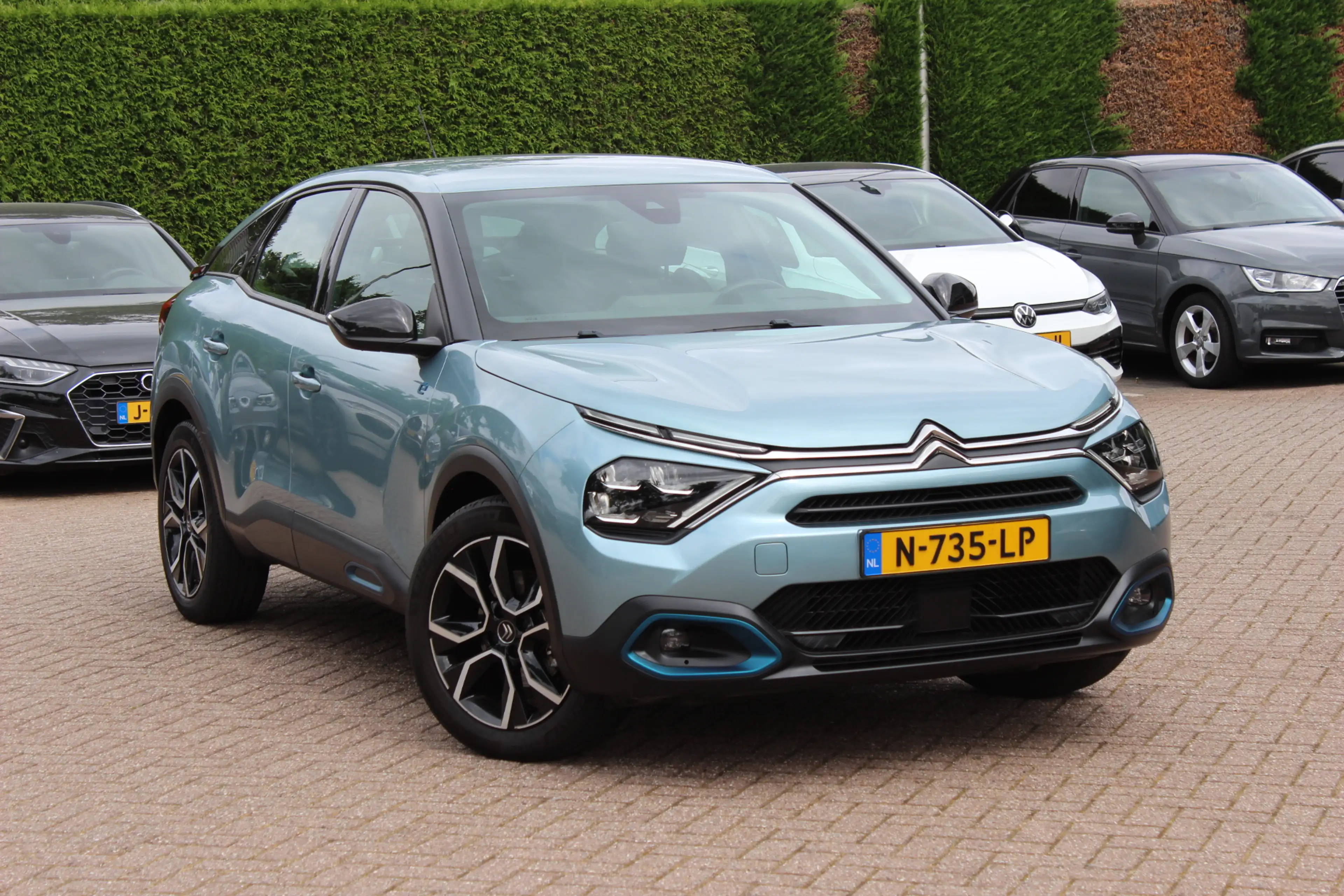 Citroen E-C4 Electric Feel 50 kWh / Camera / Head-up / Keyless / CarPlay — photo 36