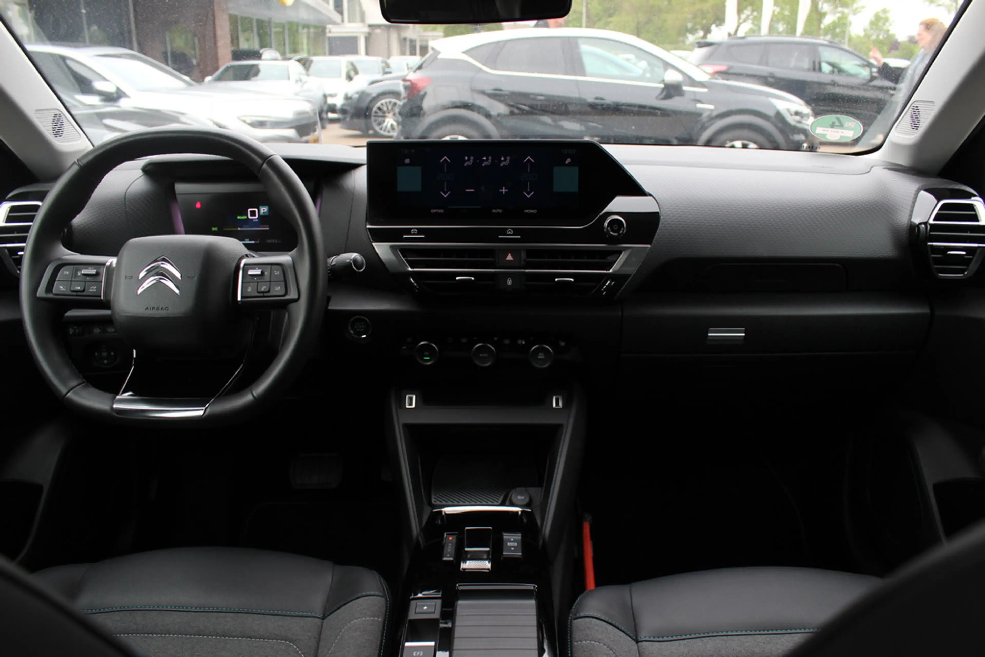 Citroen E-C4 Electric Feel 50 kWh / Camera / Head-up / Keyless / CarPlay — photo 3