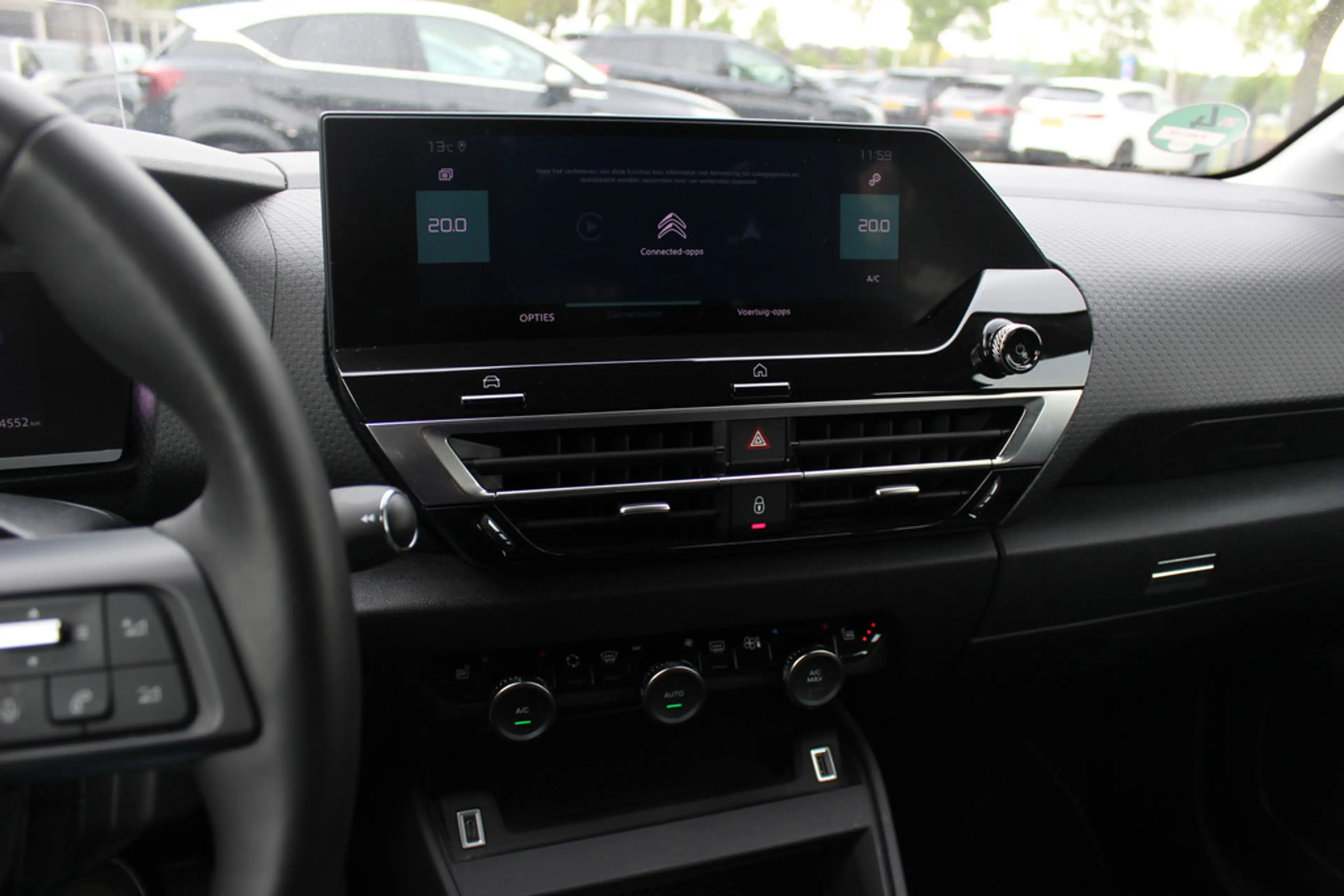 Citroen E-C4 Electric Feel 50 kWh / Camera / Head-up / Keyless / CarPlay — photo 20