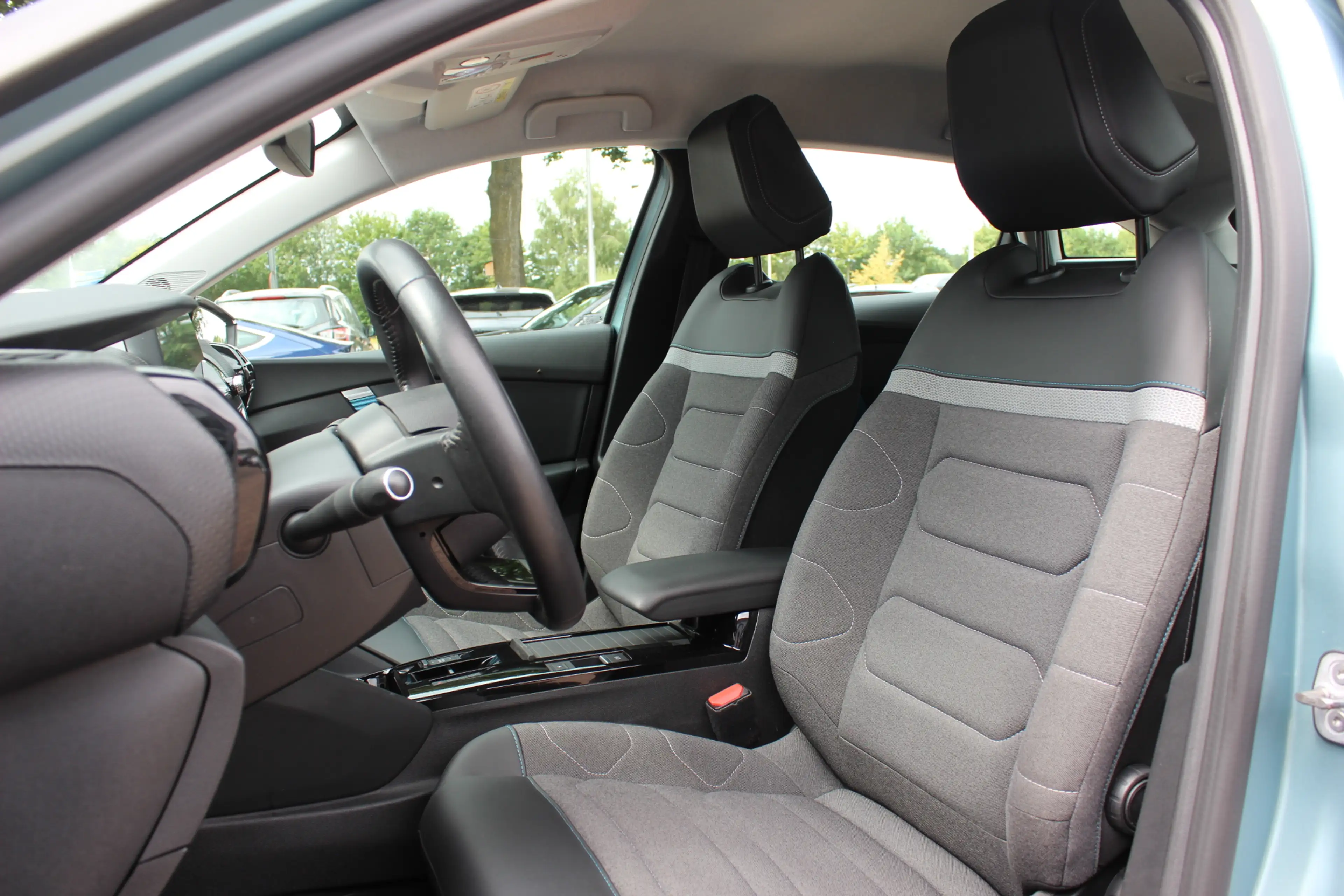 Citroen E-C4 Electric Feel 50 kWh / Camera / Head-up / Keyless / CarPlay — photo 5
