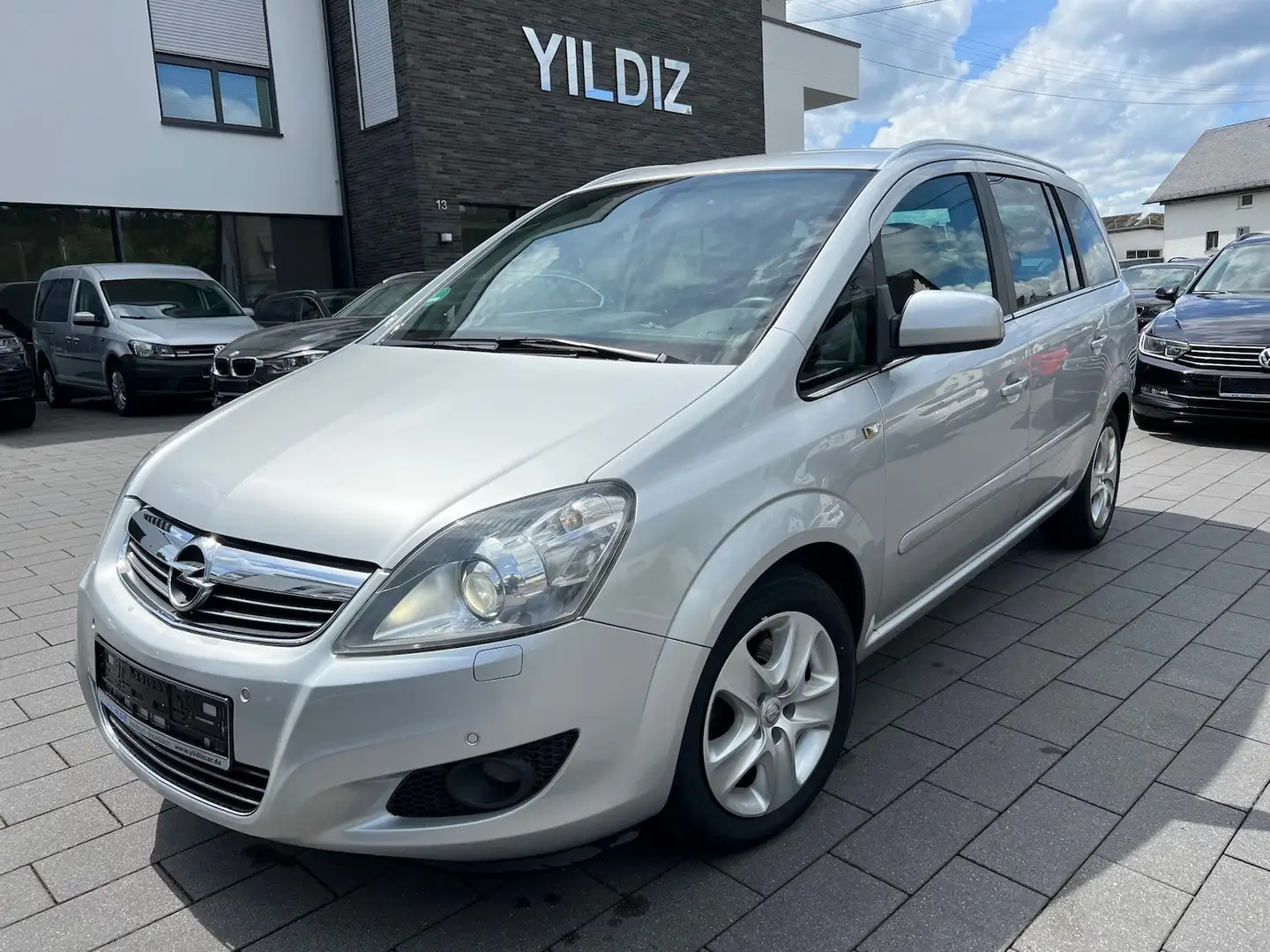 Opel Zafira 1.7 CDTI ecoFLEX *XENON *KAMERA *7.SITZER Zilver - 1