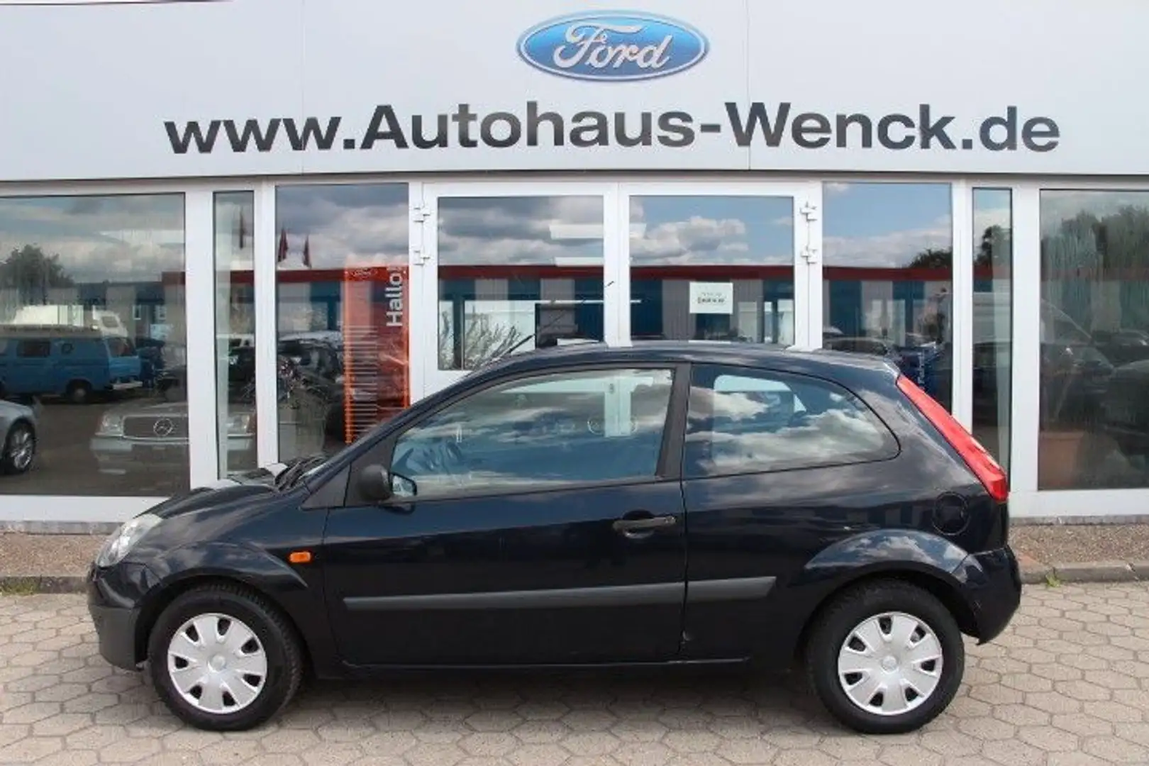 Ford Fiesta 1,3 44 kW Ambiente Blue - 1