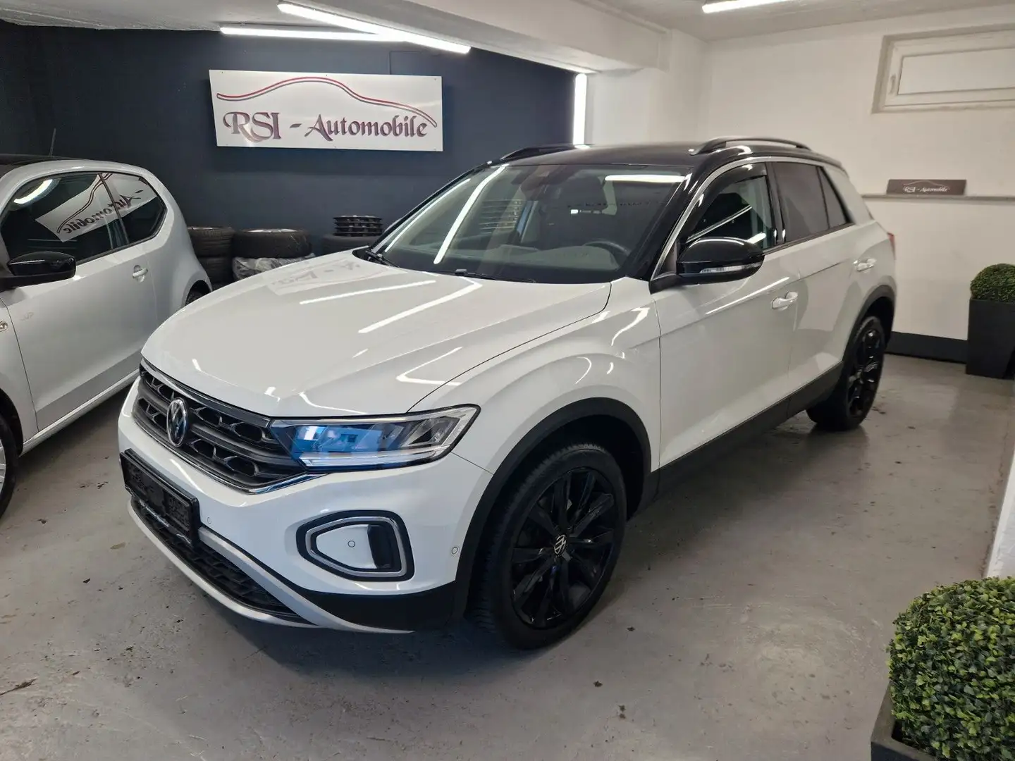 Volkswagen T-Roc Life NAVI;R.-KAMERA,VIRTUAL LED,AHK Blanc - 1