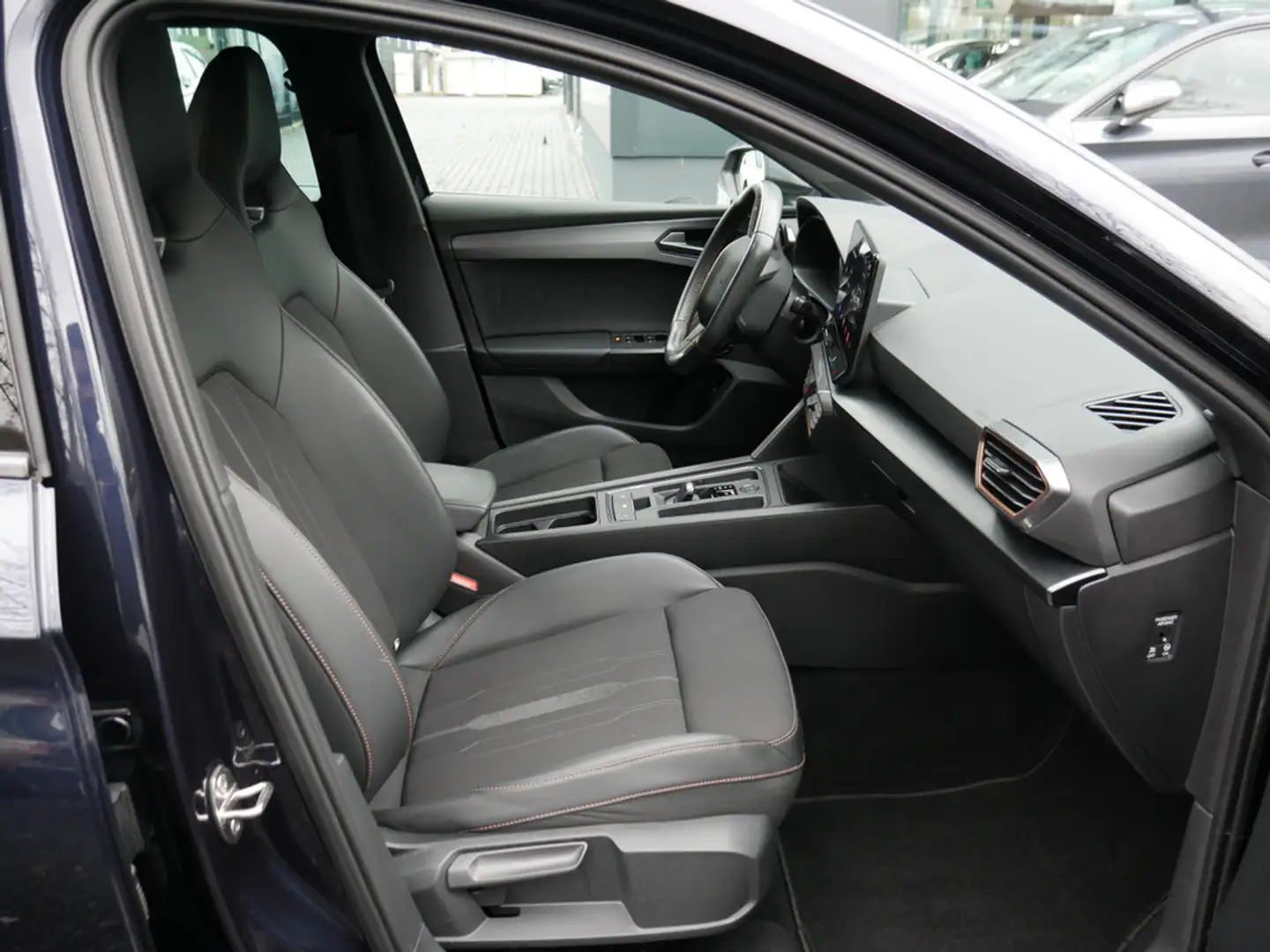 CUPRA Leon Sportstourer 1.4 TSI VZ e-Hybrid LED AHK Blau - 2