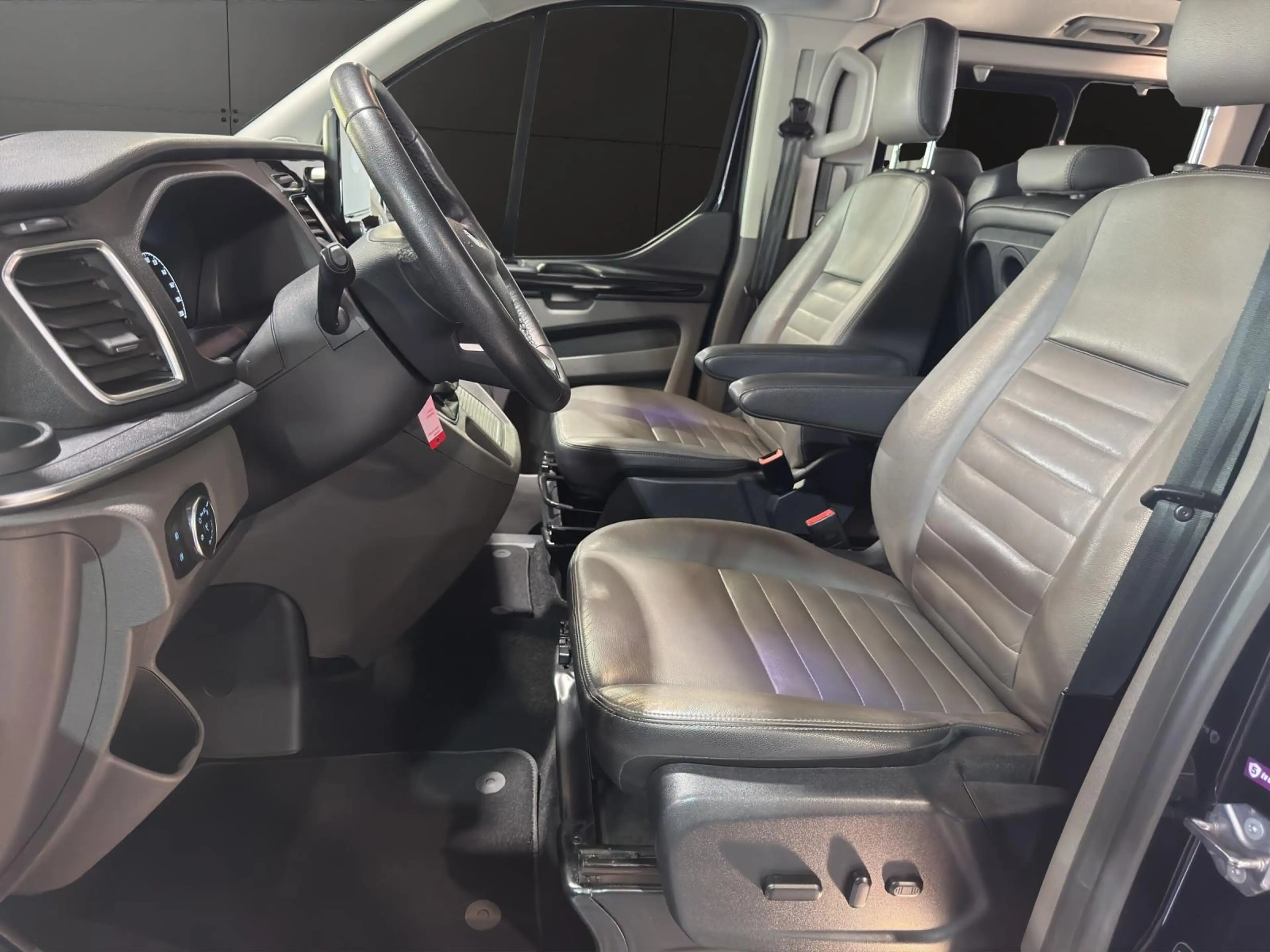 Ford Tourneo Custom 2.0 TDCi*AHK*ACC*CAM*XENON*ALARM* — photo 11