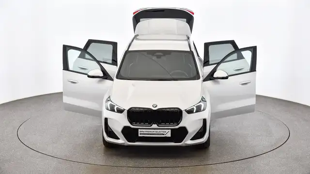 BMW X1 view 8