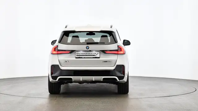 BMW X1 view 5