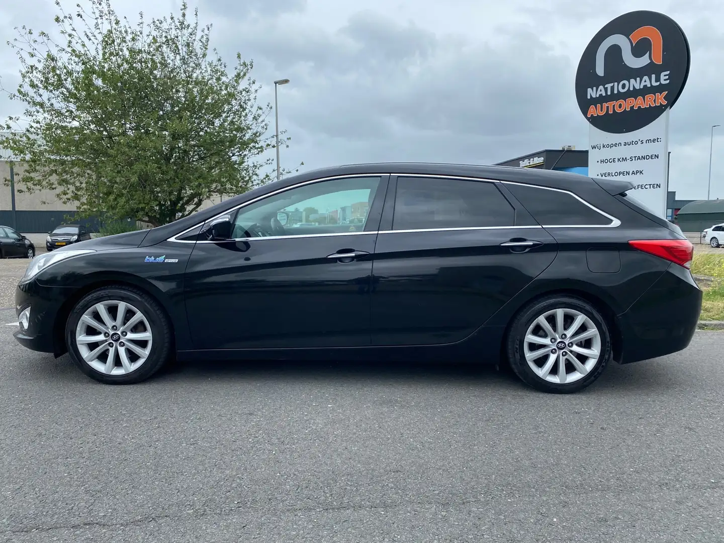 Hyundai i40 Wagon 2011 * 1.7 CRDi * PANO * CRUISE CONTROL * AI Zwart - 2