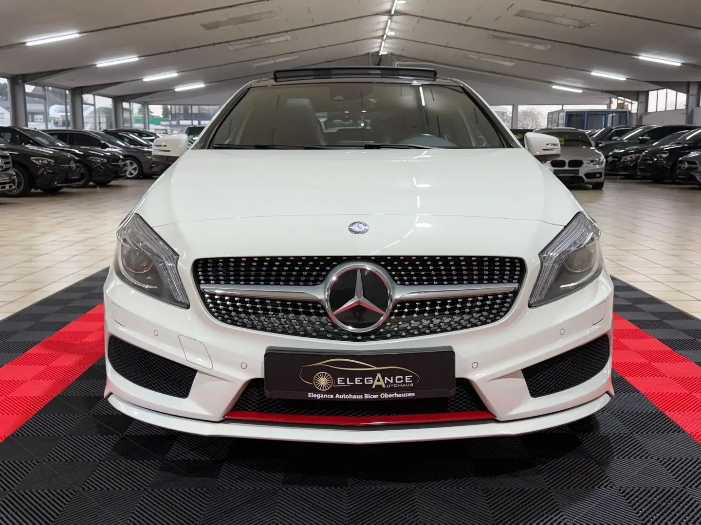 Mercedes-Benz A 250 4Matic Sport*AMG-PAKET*KAMERA*LEDER*BI-XEN Weiß - 2