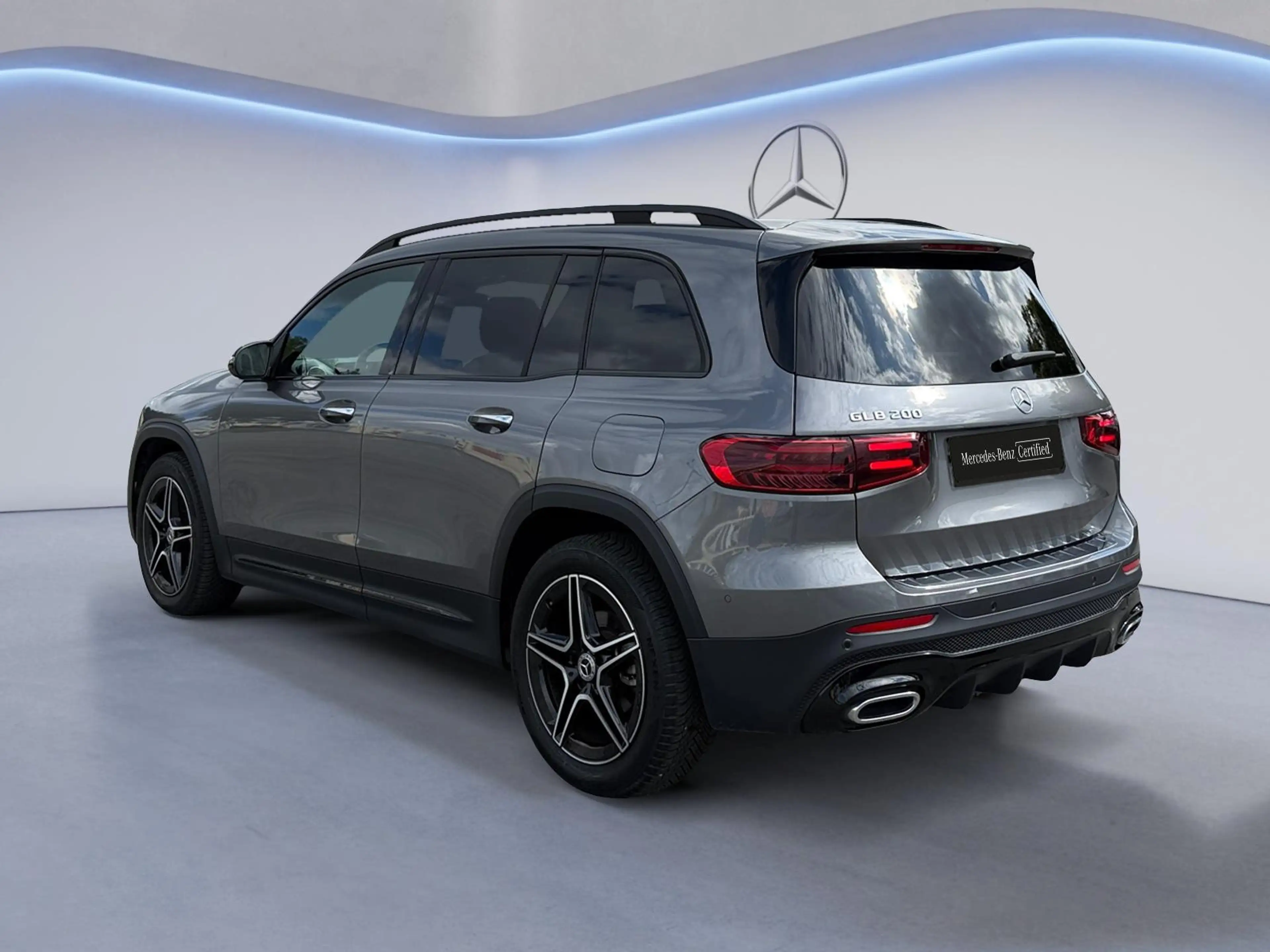 Mercedes-Benz GLB 200 AMG Line — photo 3