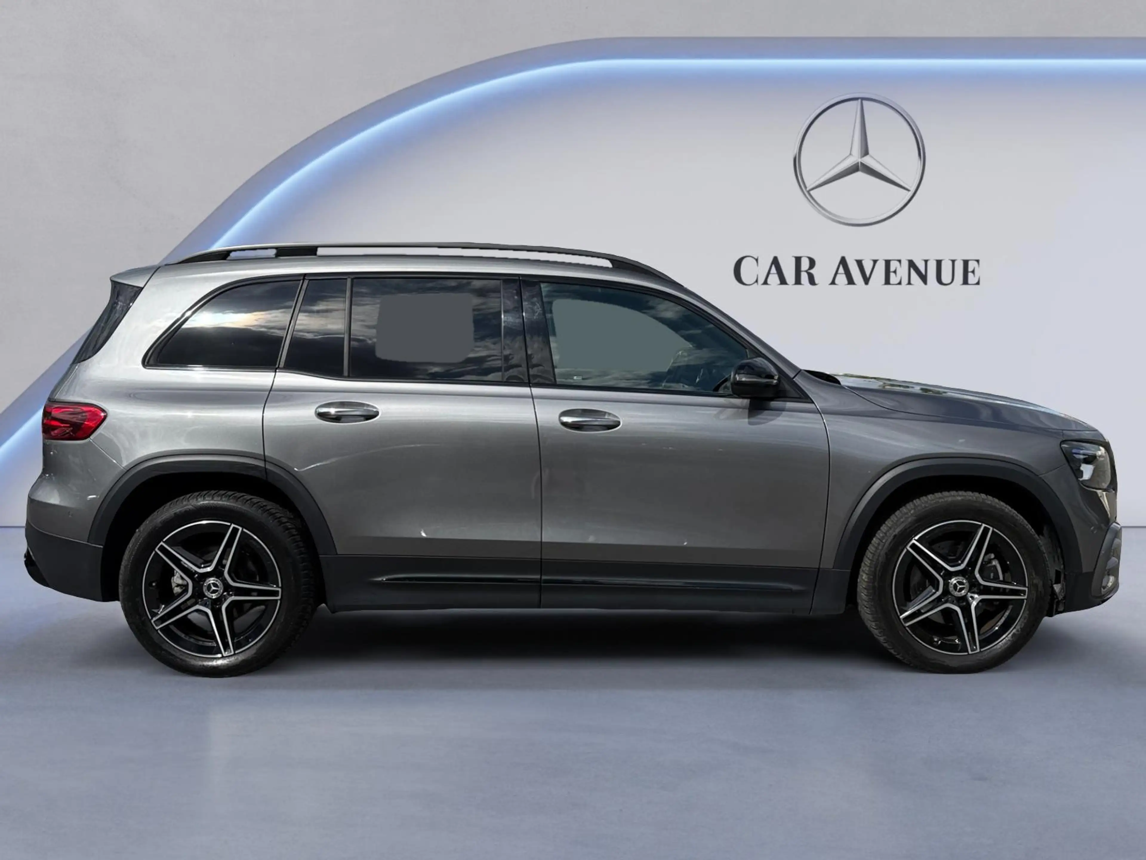 Mercedes-Benz GLB 200 AMG Line — photo 7