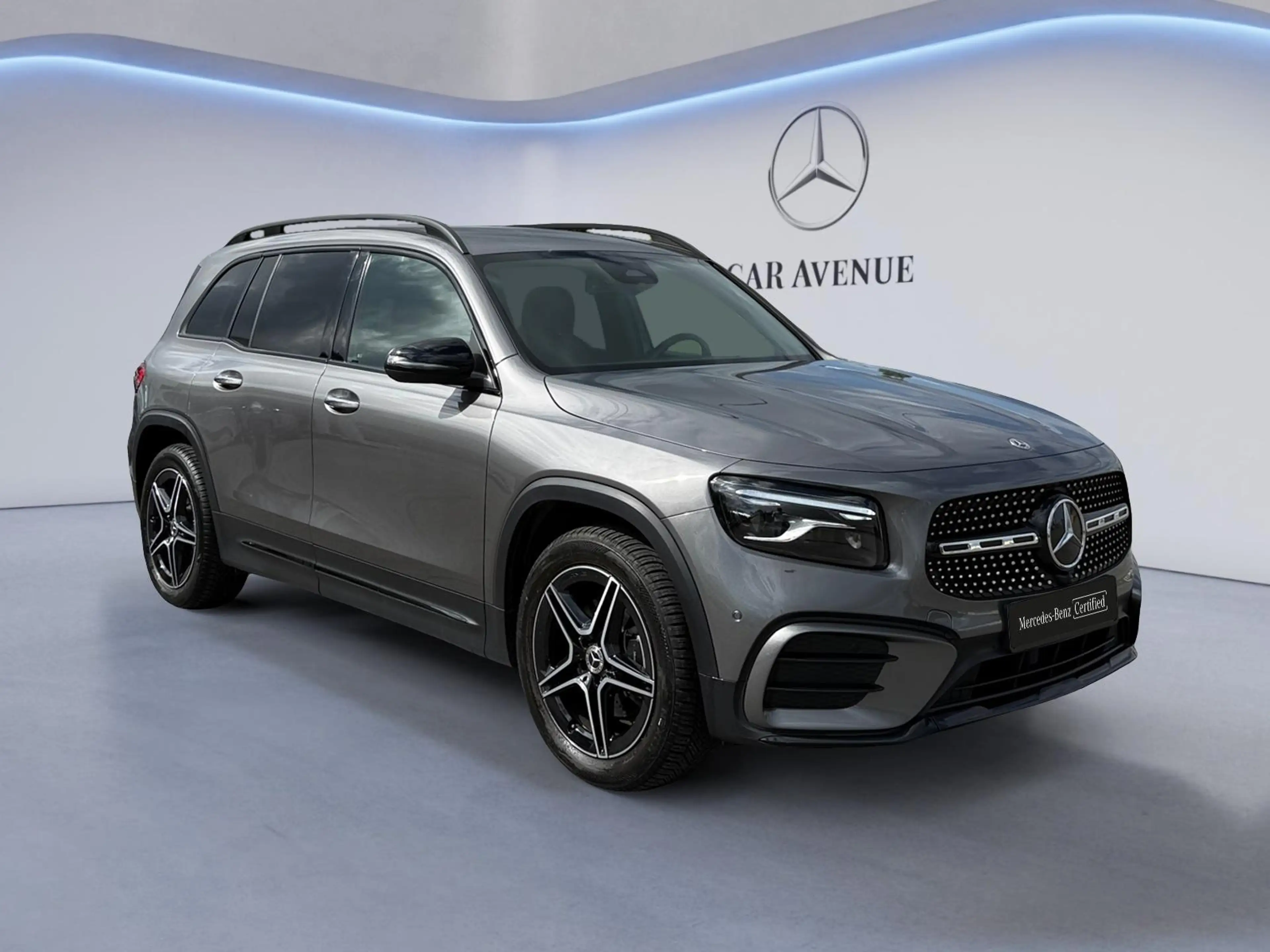 Mercedes-Benz GLB 200 AMG Line — photo 8