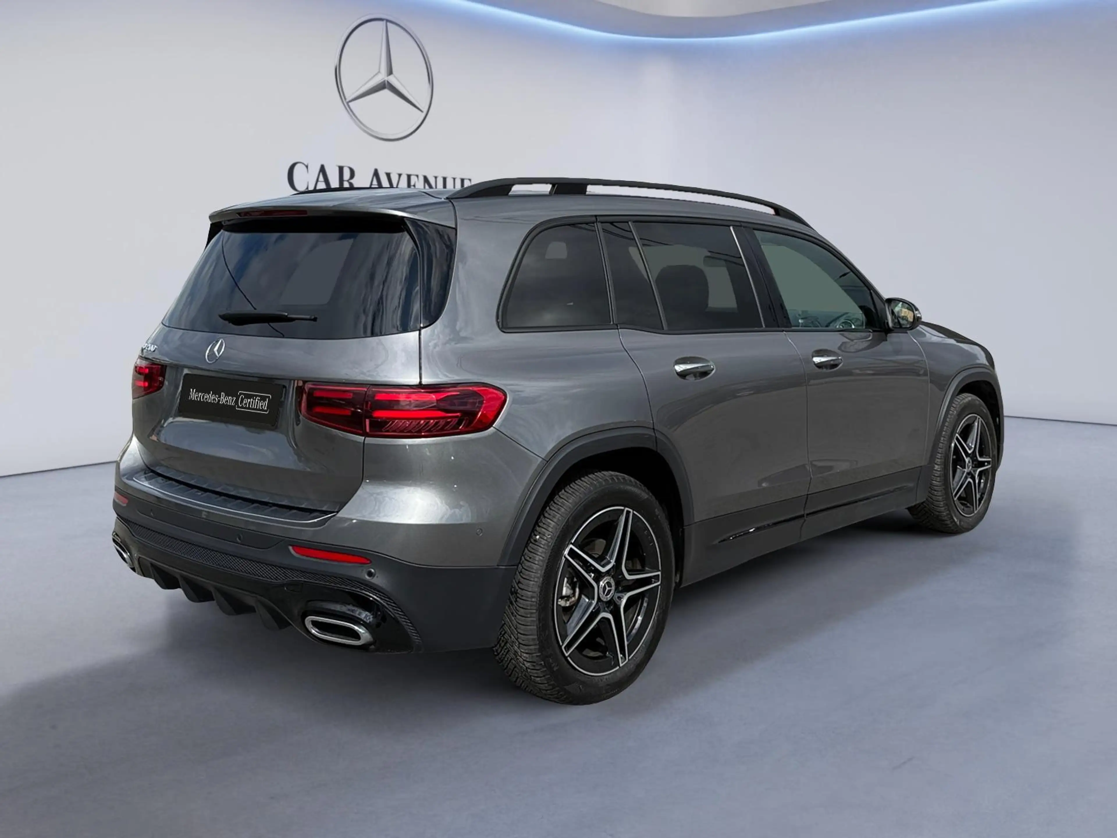 Mercedes-Benz GLB 200 AMG Line — photo 6
