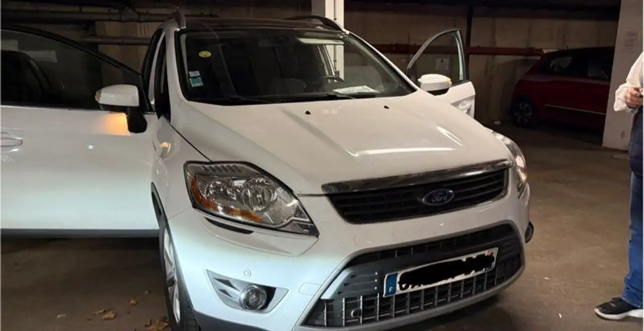 Ford Kuga 2.0 140 ch premiÃ¨re main