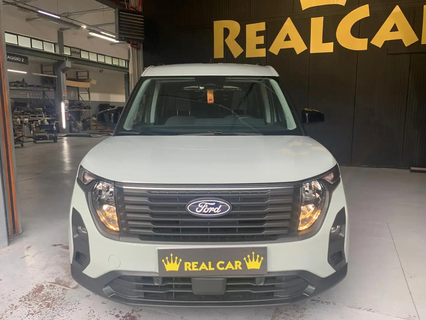 Ford Tourneo Courier 1.0 ECOBOOST 125CV TITANIUM Grigio - 2
