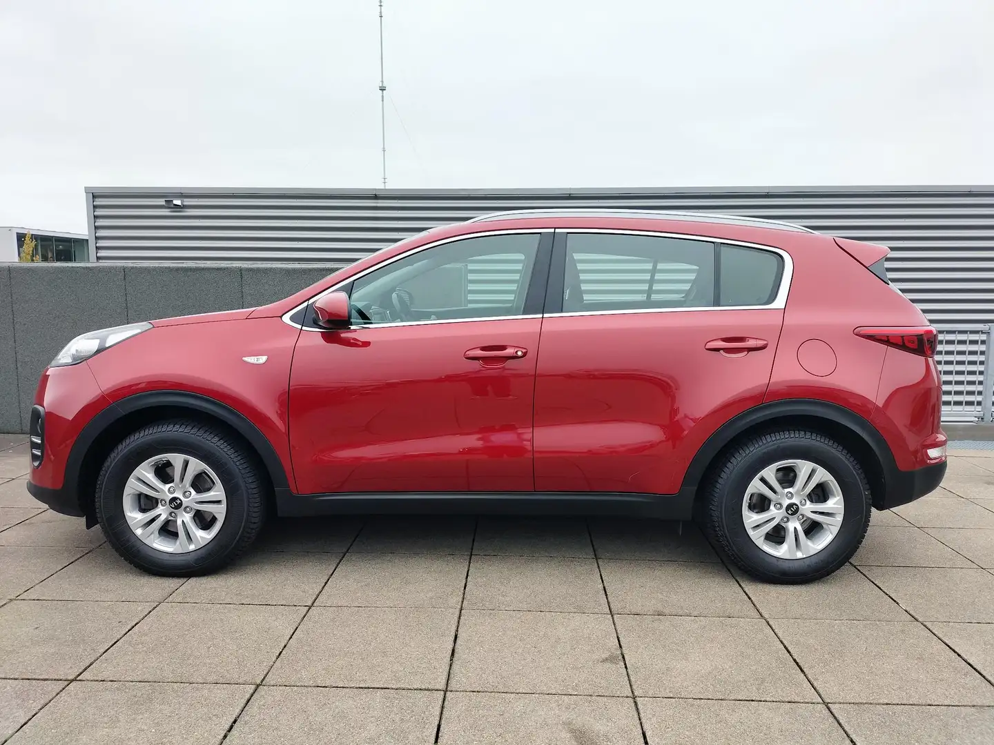 Kia Sportage 1.6 GDI ComfortLine Navigator Trekhaak, Camera Rood - 2