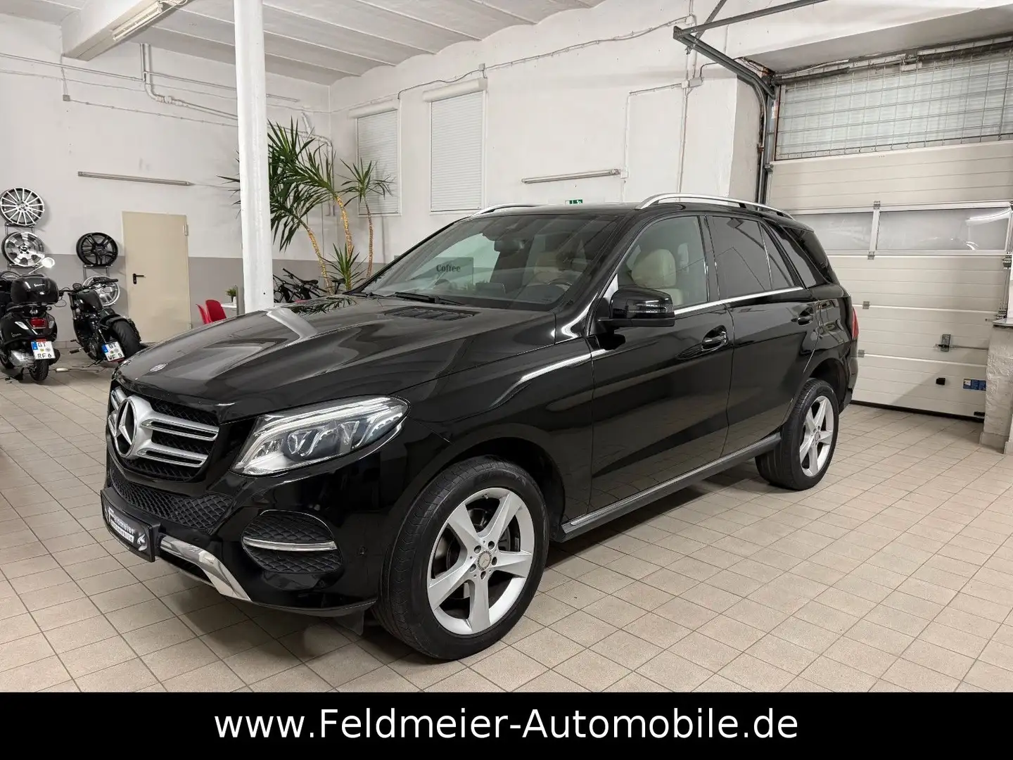 Mercedes-Benz GLE 250 d 4M*EXCLUSIVE*GSD*LED*Totw*Comand*AHK* Schwarz - 1