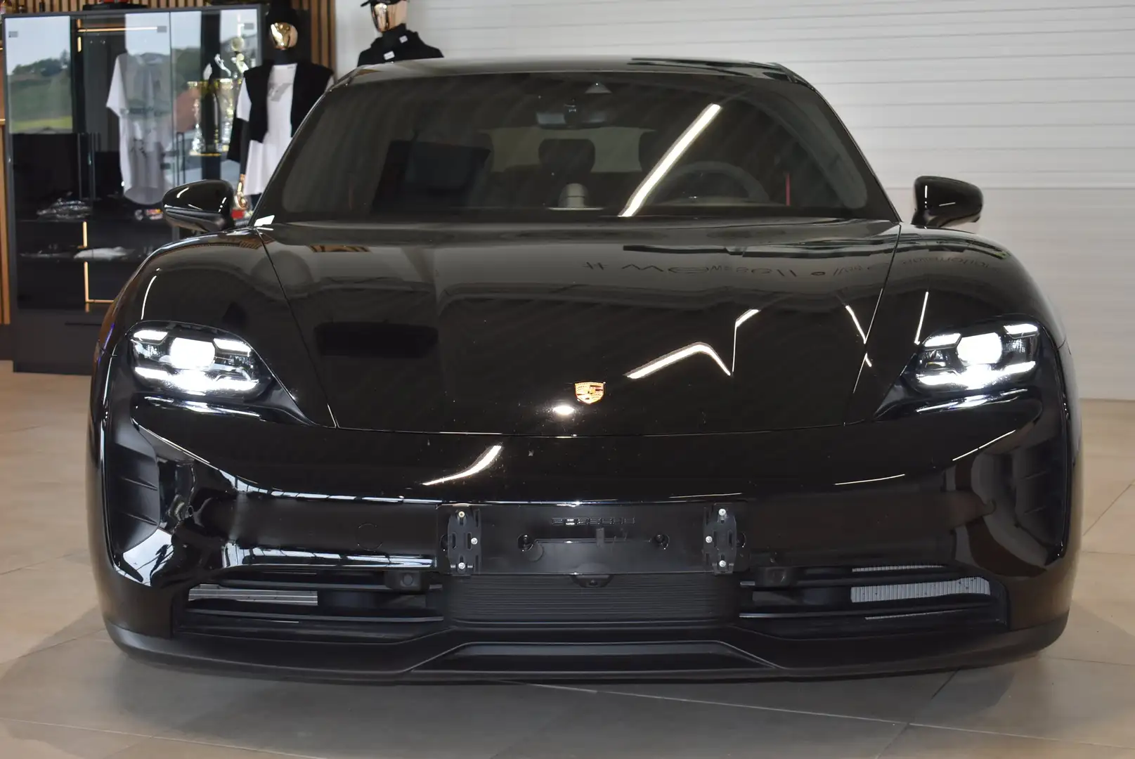 Porsche Taycan //GTS Sport Turismo Schwarz - 2