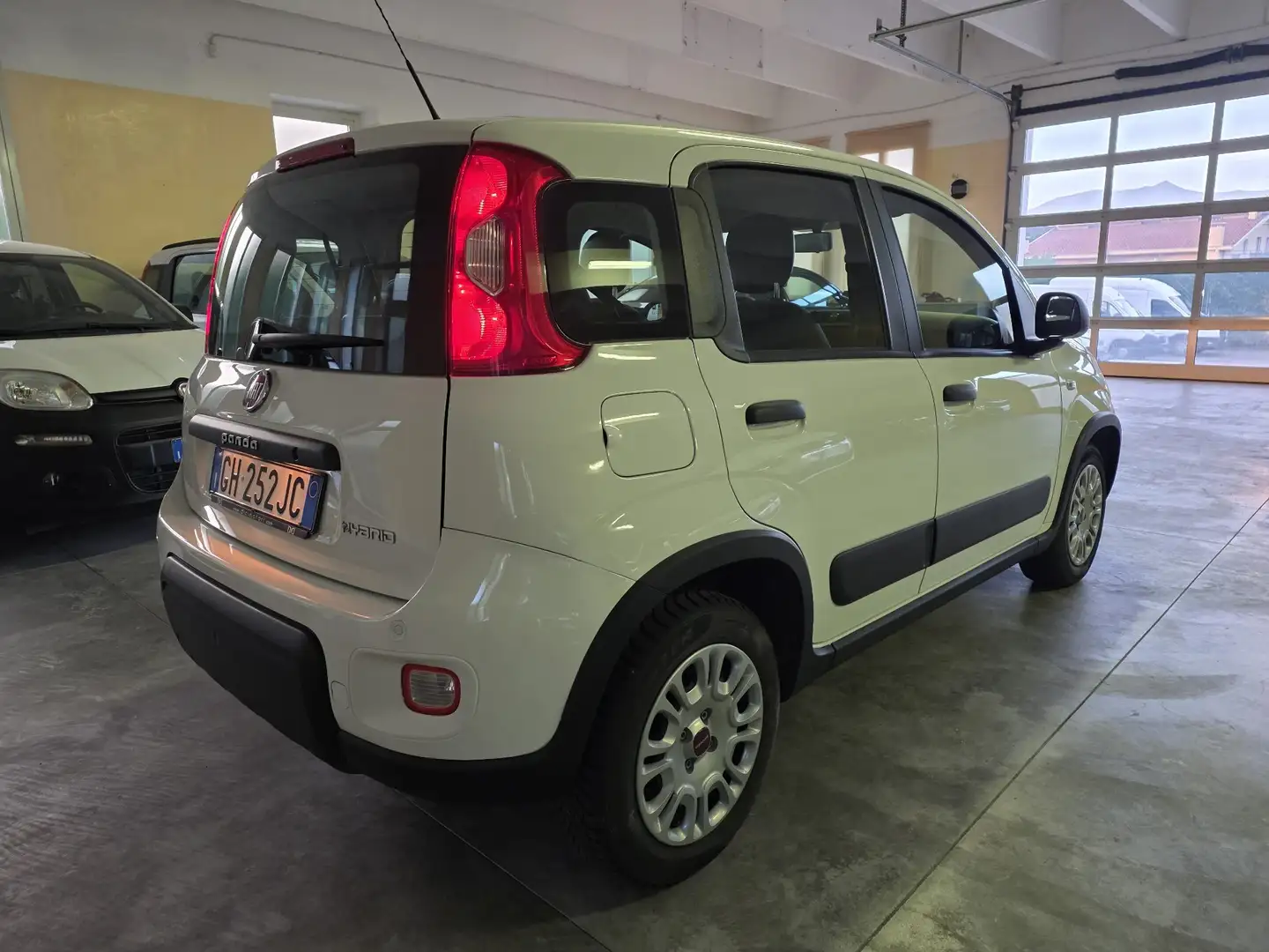 Fiat Panda 1.0 firefly hybrid City Life AUTOCARRO N1 4 POSTI Bianco - 2