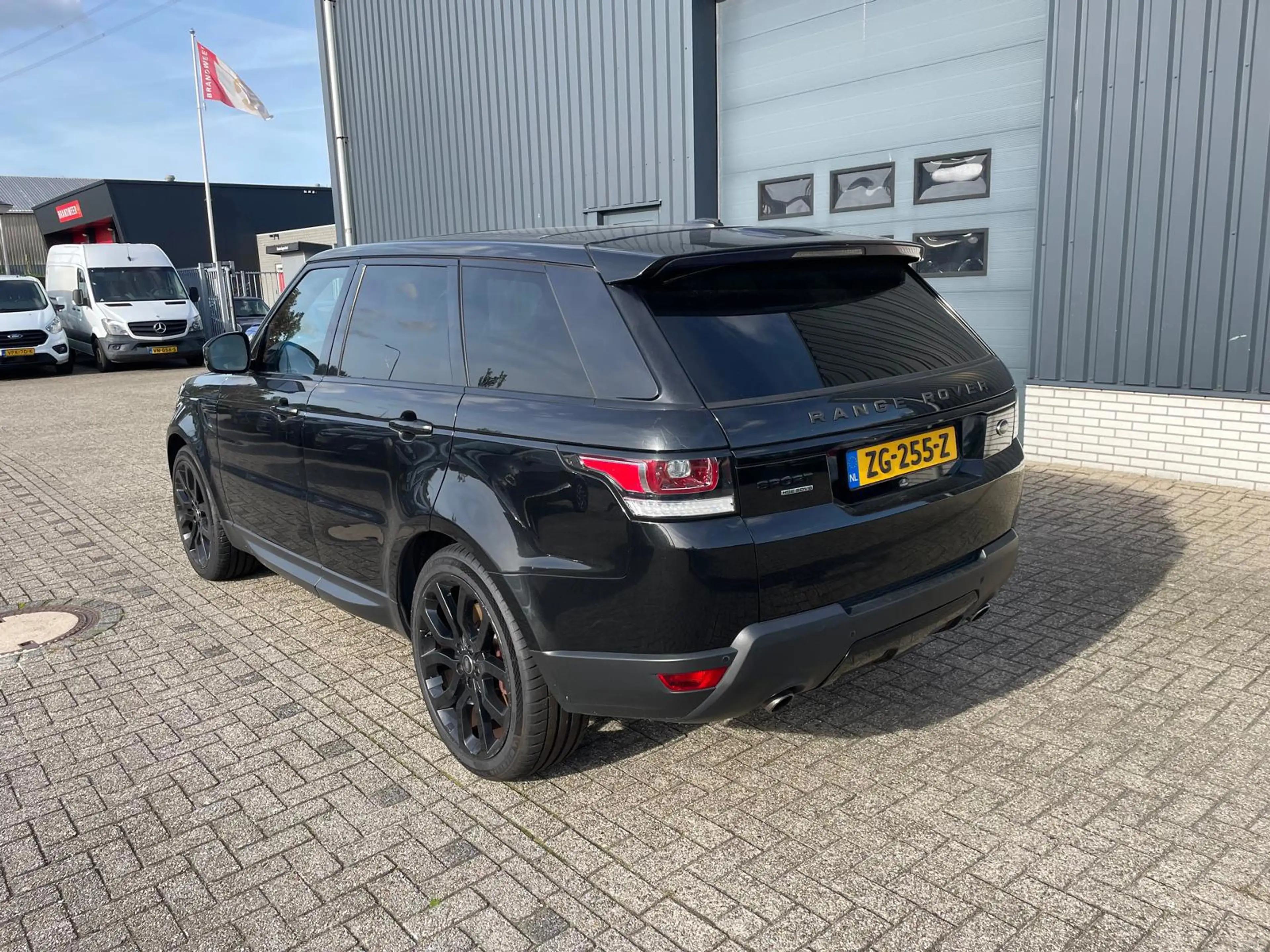 Land Rover Range Rover Sport 3.0 SDV6 HSE Dynamic — photo 6
