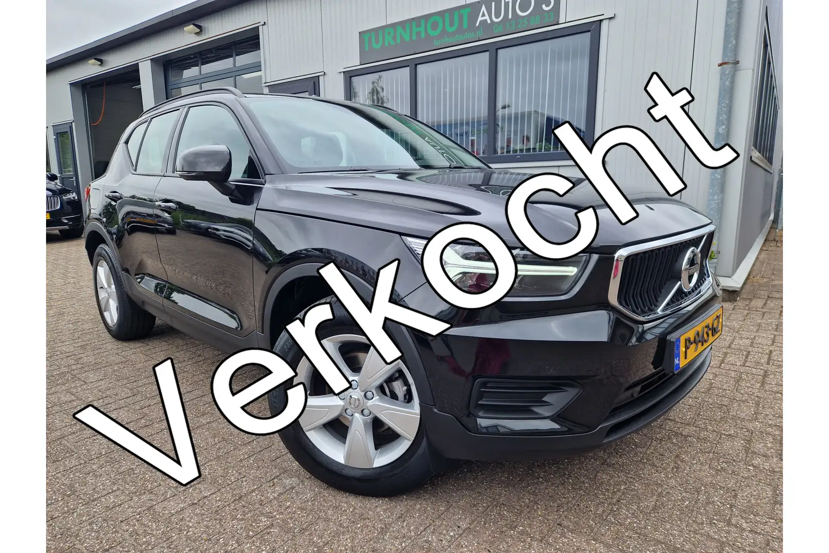 Volvo XC40 1.5 T2 Momentum Camera | Climate Pack | Navi tech Zwart - 1