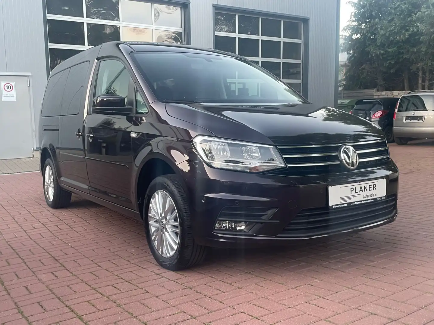 Volkswagen Caddy Maxi Comfortline 1.Hand HU/Service neu Schwarz - 1