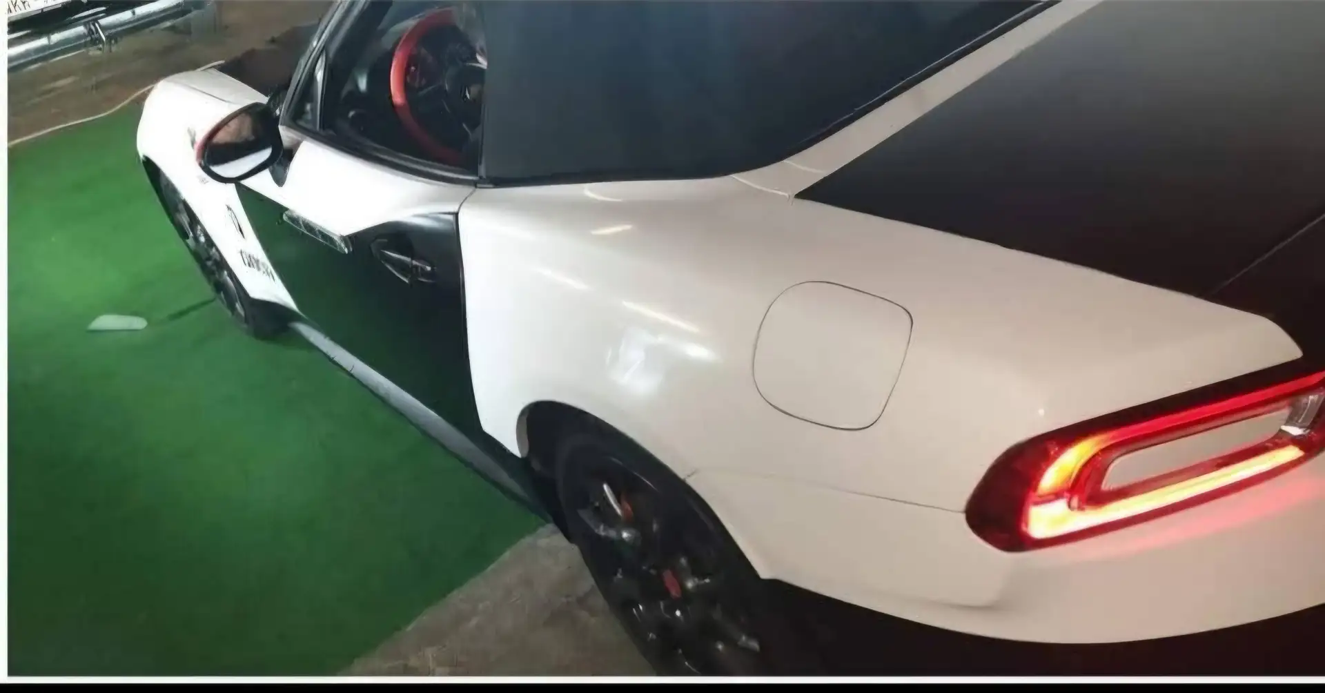 Abarth 124 Spider 124 Spider cabriolet  (voiture numérotée) Weiß - 2