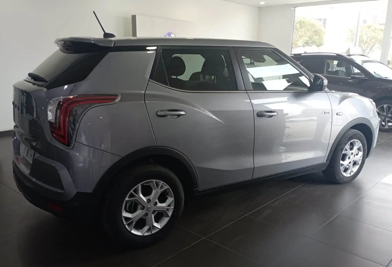 SsangYong Tivoli G15 Urban Plus LP 4x2 Szürke - 2