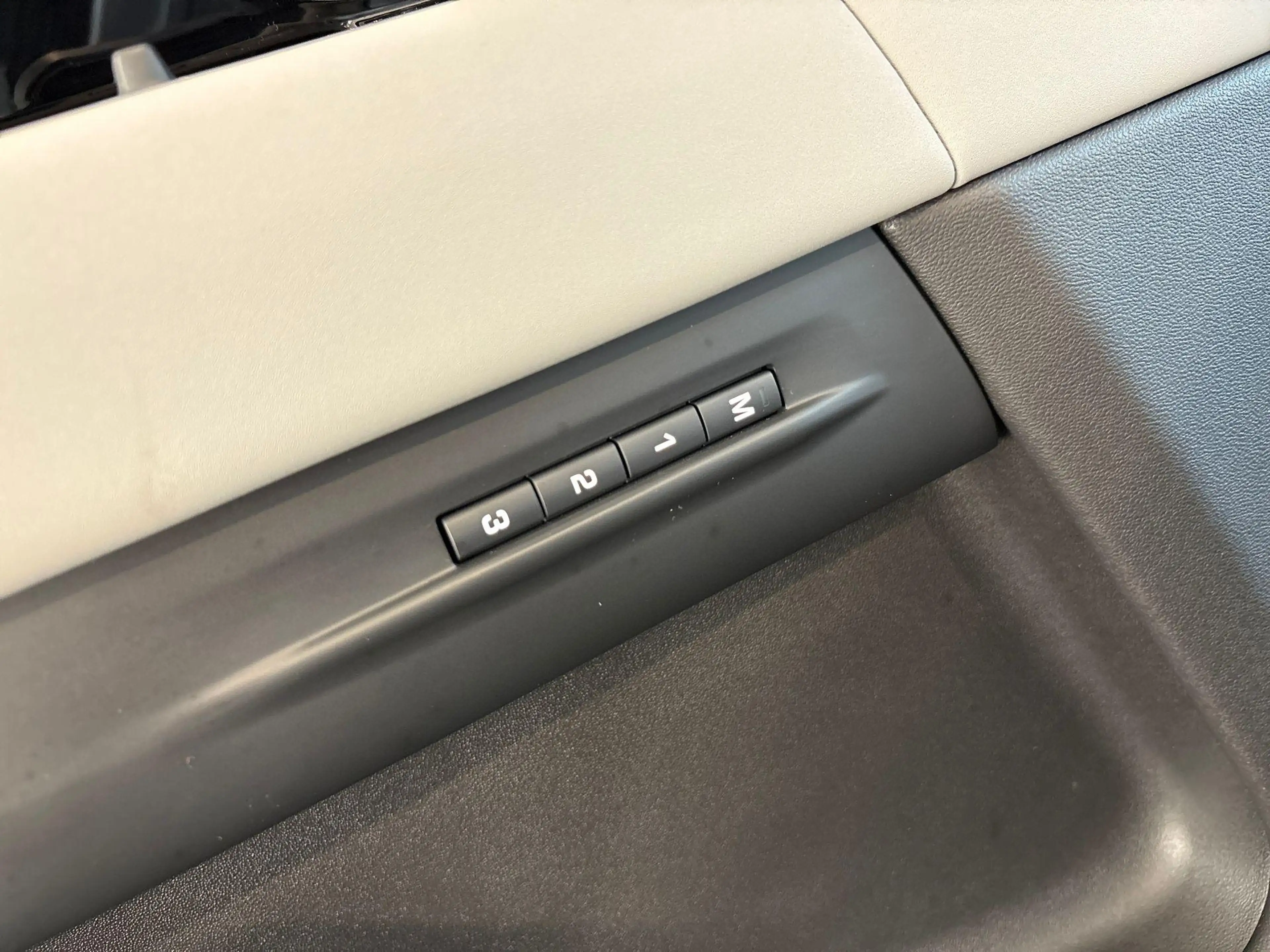 Land Rover Range Rover Evoque P270e AWD S EDITION -PANO.DAK|20"LM| 360° CAMERA — photo 12