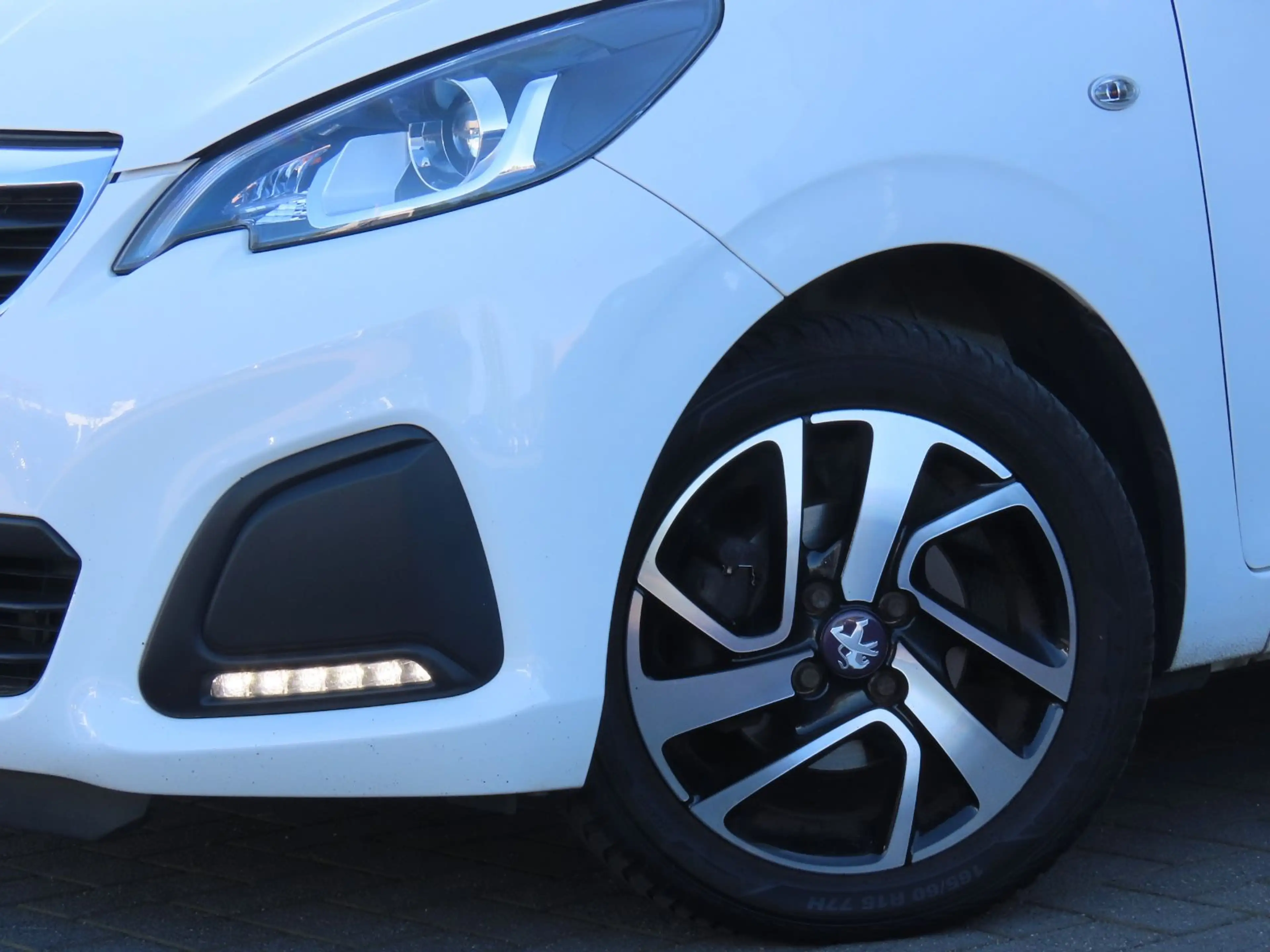 Peugeot 108 VTi 68 Faltdach Klimaanlage Allwetter — photo 7