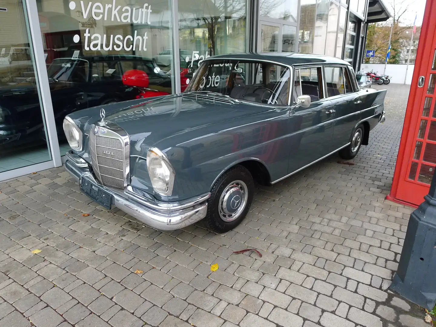 Mercedes-Benz 220 S W111 mit TÜV und H-Zulassung Gris - 2