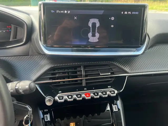 Peugeot 208 view 13