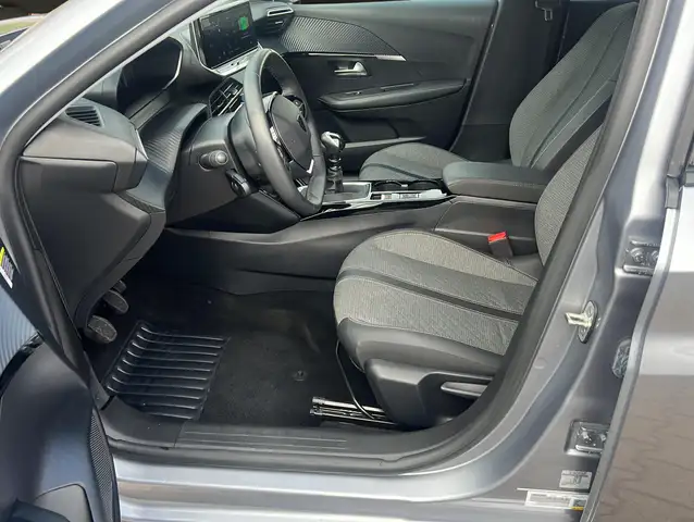 Peugeot 208 view 14