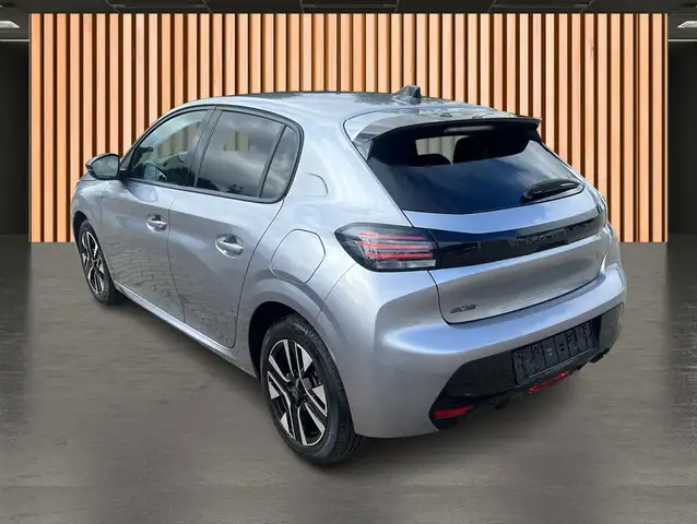 Peugeot 208 view 10