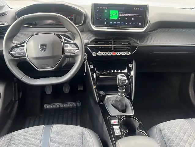 Peugeot 208 view 3